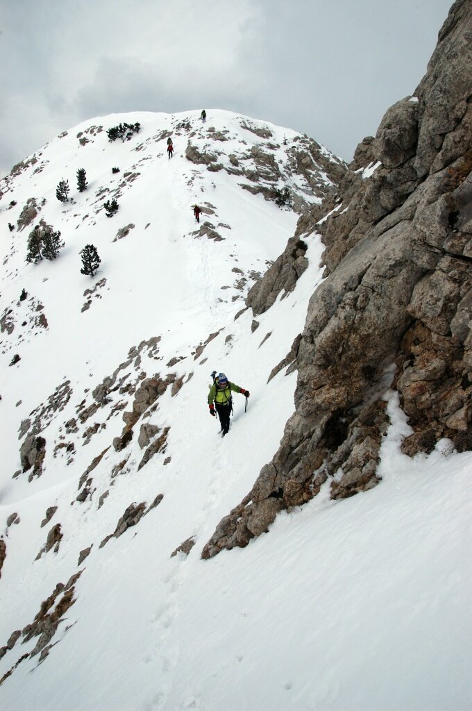 D’acord, d’acord, ara ja mi poso jo al davant.