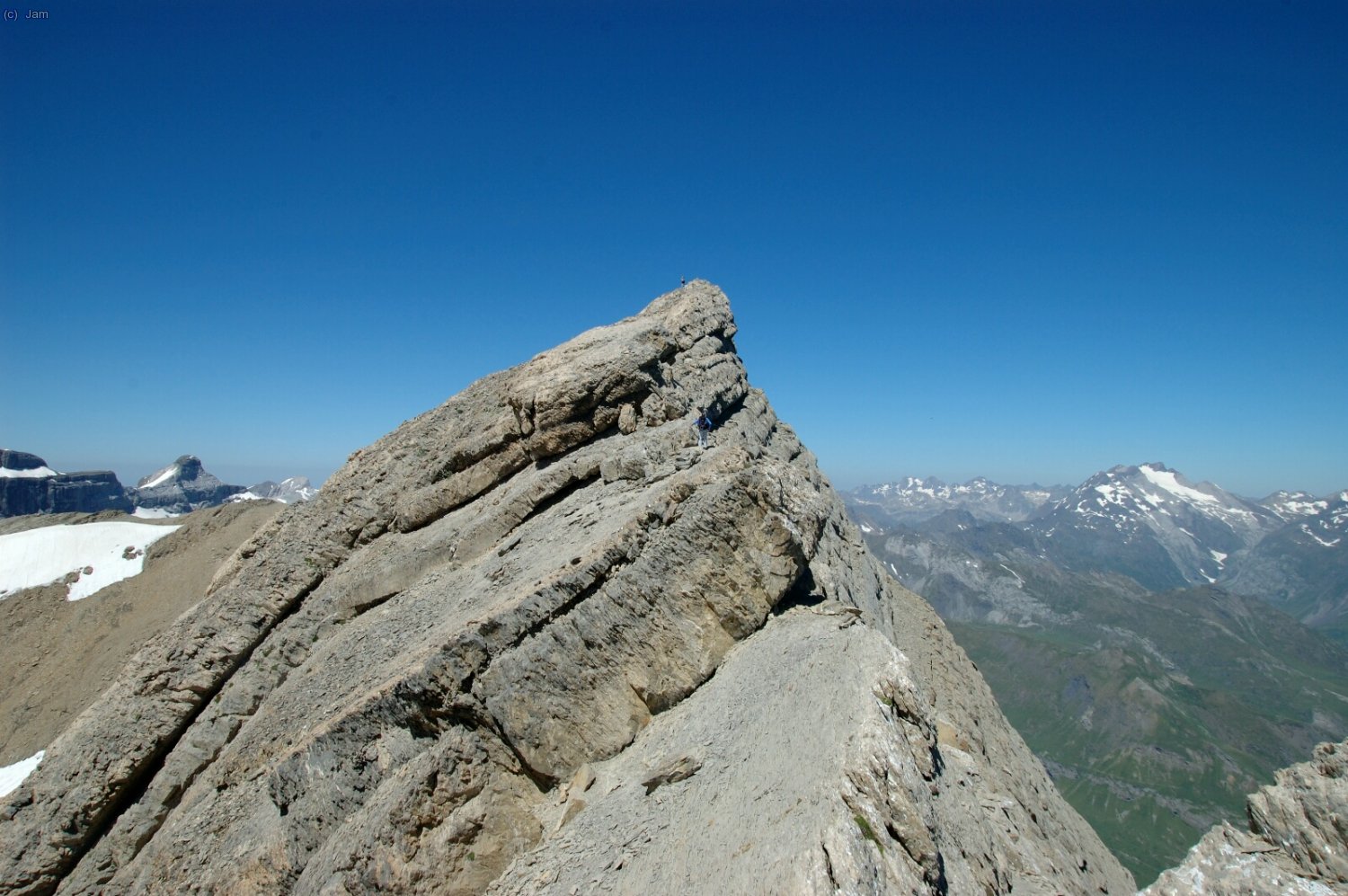 A mitja cresta amb las curioses formes de les llastres.