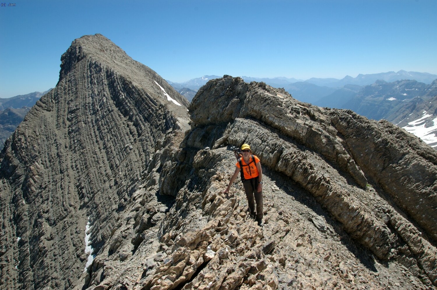 L’&uacute;ltim tram de la cresta amb l’Astazou Oriental al fons