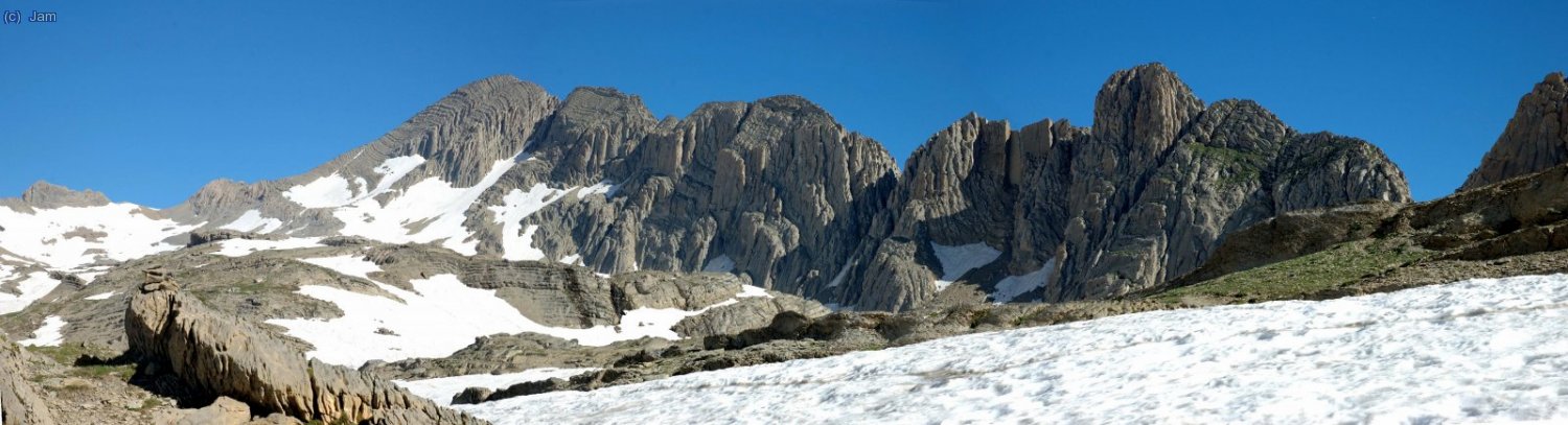 La bretxa de Tucarroya i els Astazou.
