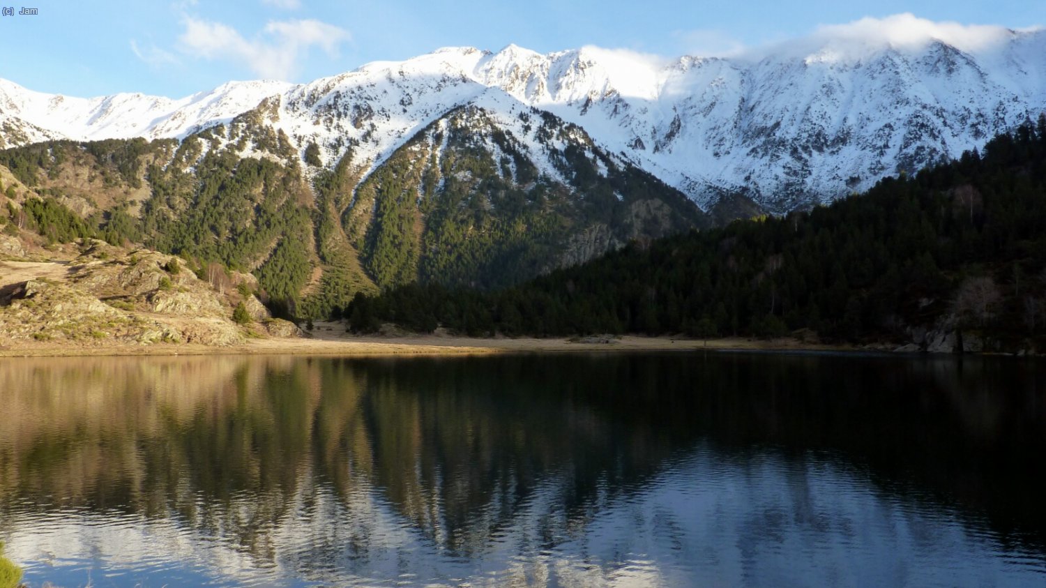 I aqu&iacute; un altre cop l’Estany amb els CollRoig al fon