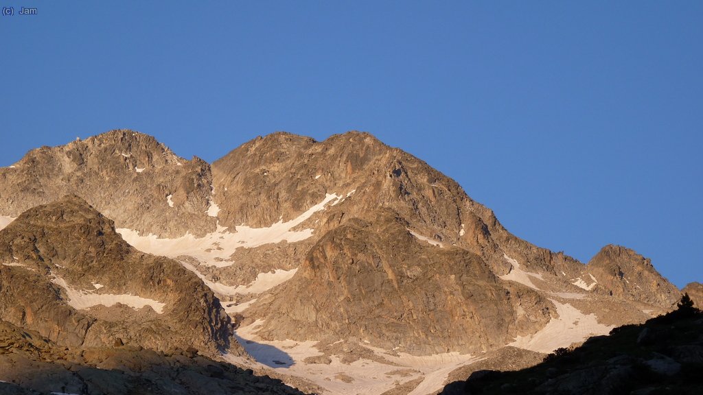 El Pic Mir i a la seva dreta la Punta Delm&aacute;s