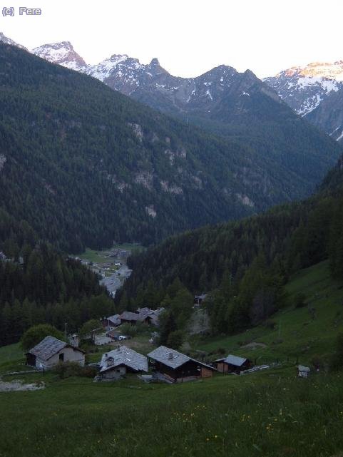 Fem nit als prats que envolten el poble de St.Jacques (1.701m)