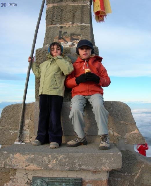 L´Ondina, la Laia i els brenars sobre la Creu del Matagalls... quin fred!