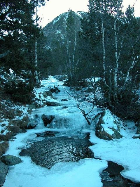 El rio de Sorteny parcialmente helado
