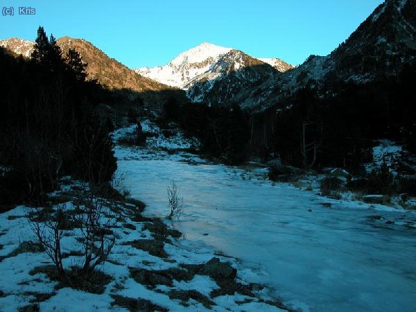 El camino del refu de Sorteny totalmente helado