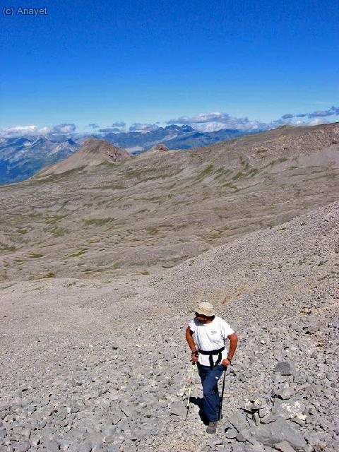 Llanura de Entrem&oacute;n. Al Fondo Mte.Perdido y Munia