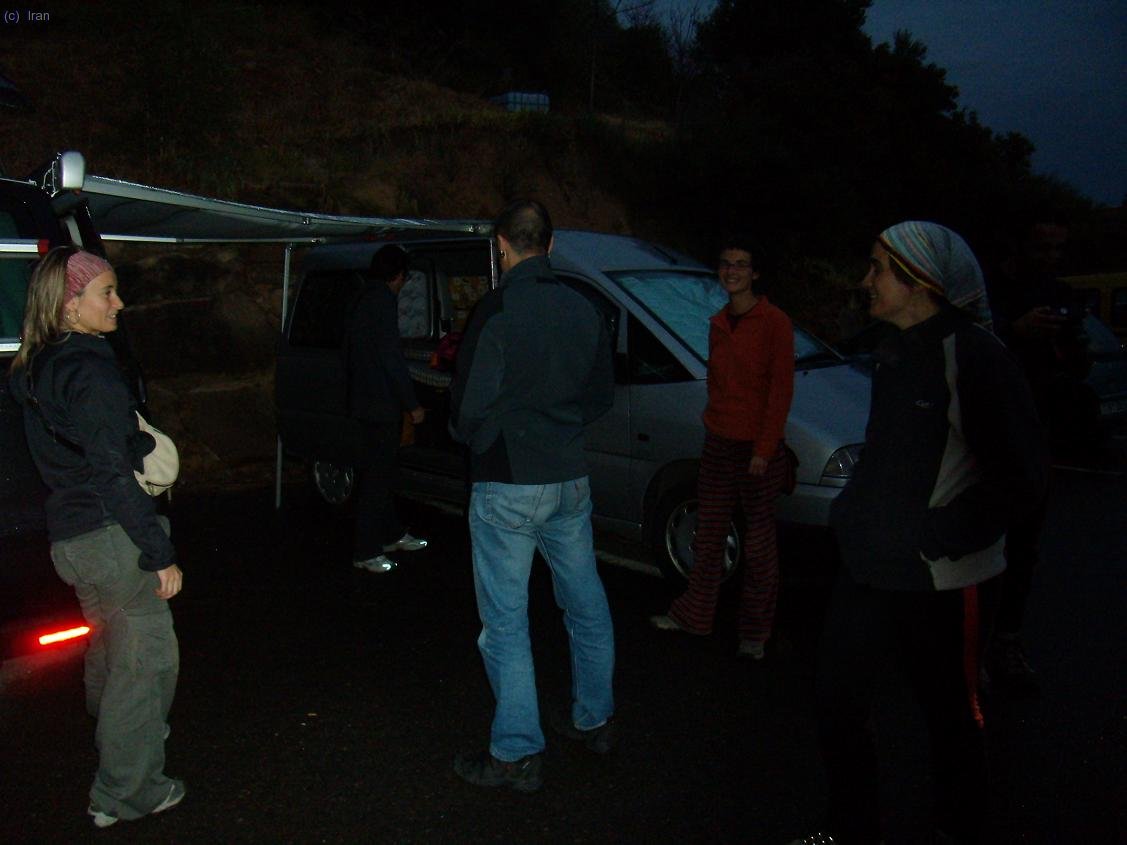 Despu&eacute;s de la merendola que improvisamos entre las 2 furgos tras bajar de escalar