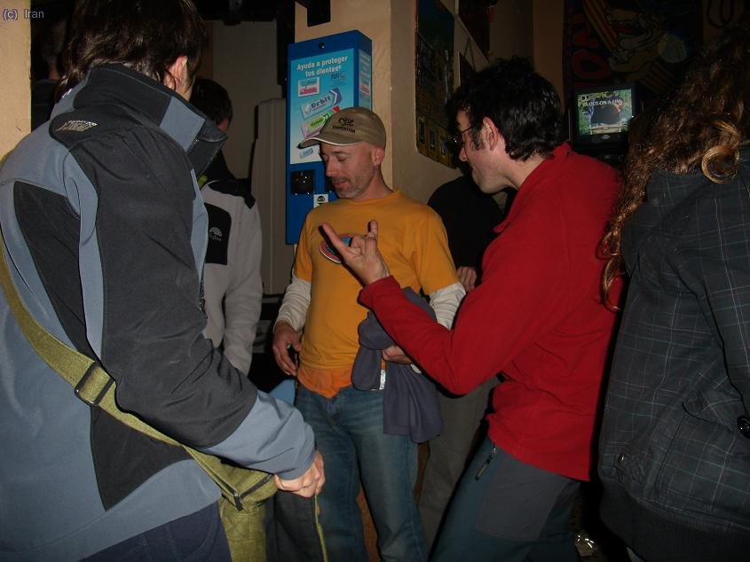 Por la noche...unas cervecitas y Makokisorpresa, ¿qué será?