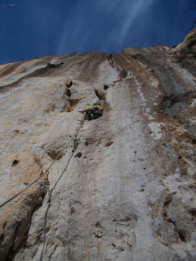 Makoki en la peleona chimenea...dándolo todo!!!