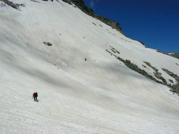 Descendiendo por el glaciar de Maupas para dirigirnos hacia el Boum