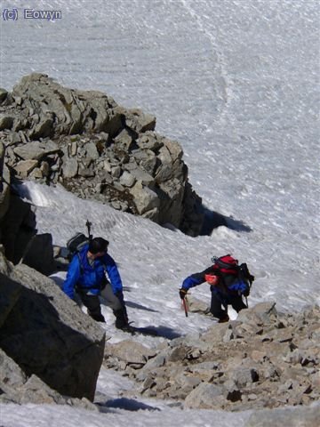 Waldo y Aretha en el corredor