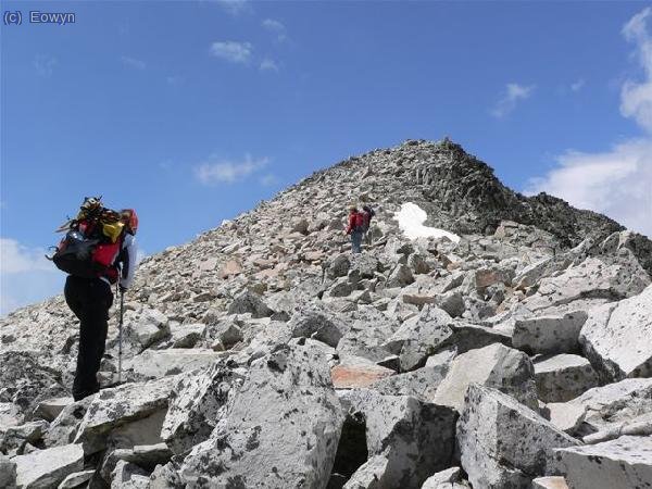 Llegando a la cima del Perdiguero