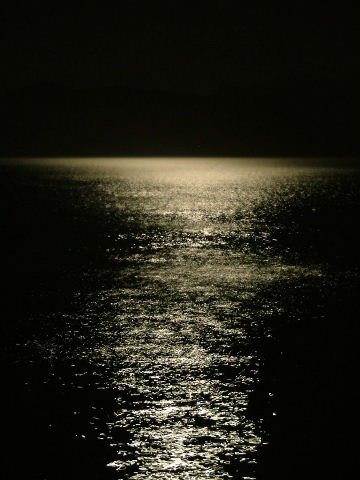 Lago Nahuel Huapi (medianoche con luna llena)