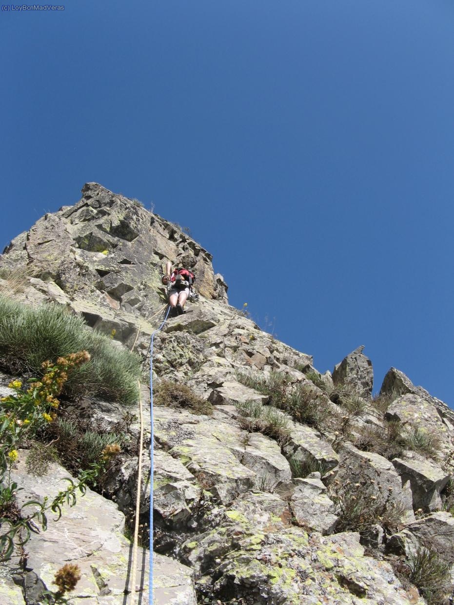 Loybcn acabando la segunda parte del segundo largo, pasada la reunión intermedia de la foto anterior