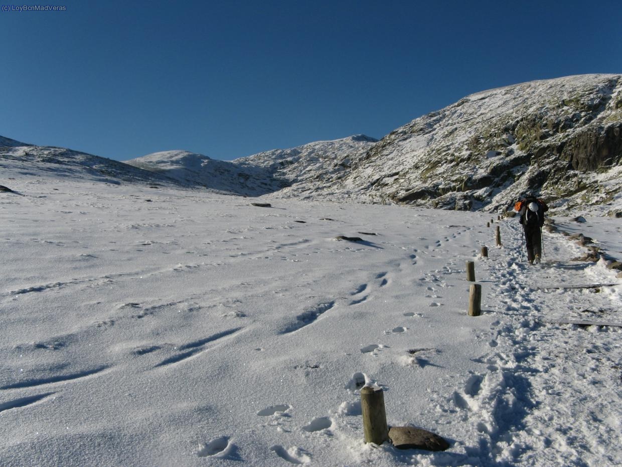 Por el camino al poco de salir de la Plataforma, dirección al refugio de Elola