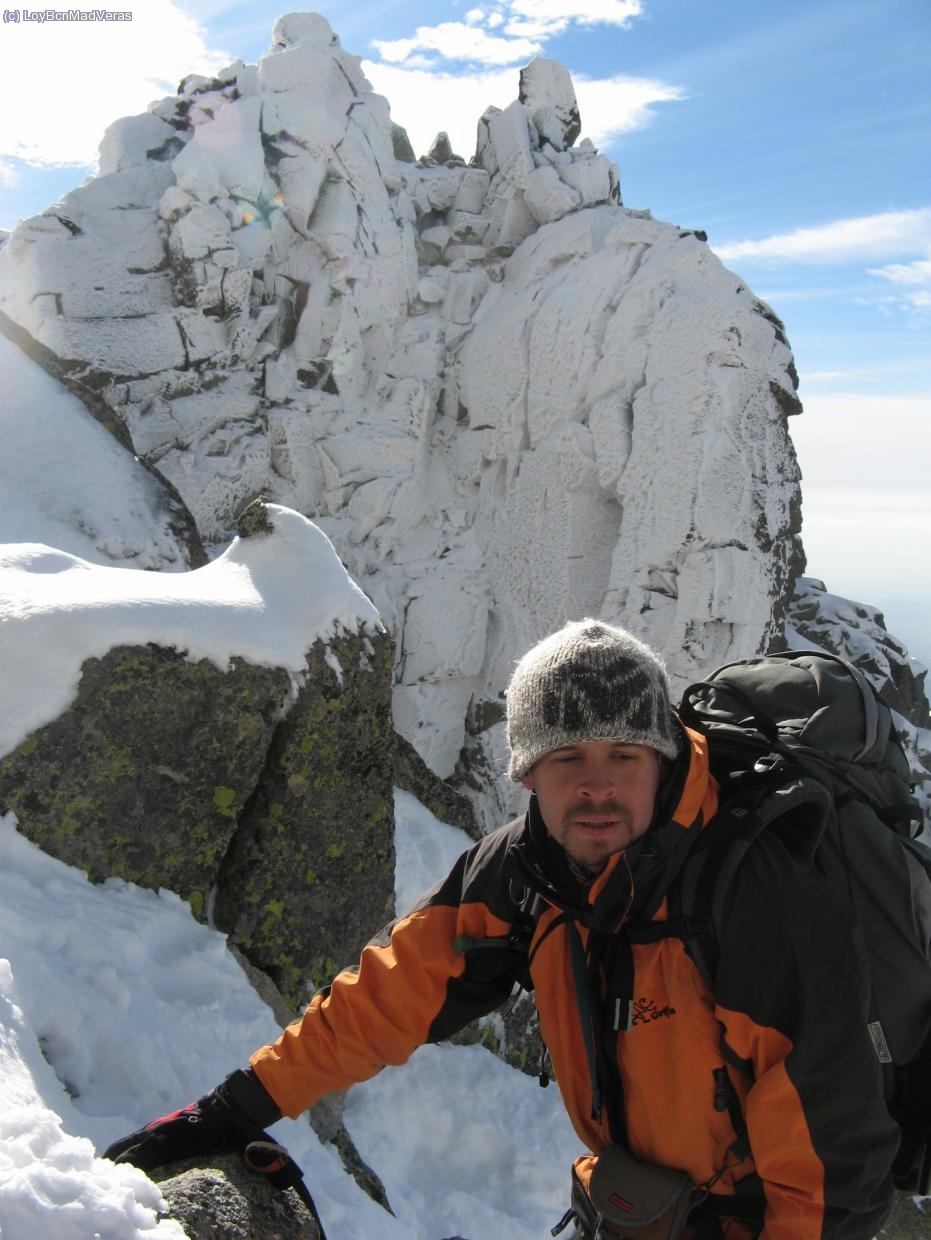 Madveras con el Cuerno del Almanzor detras