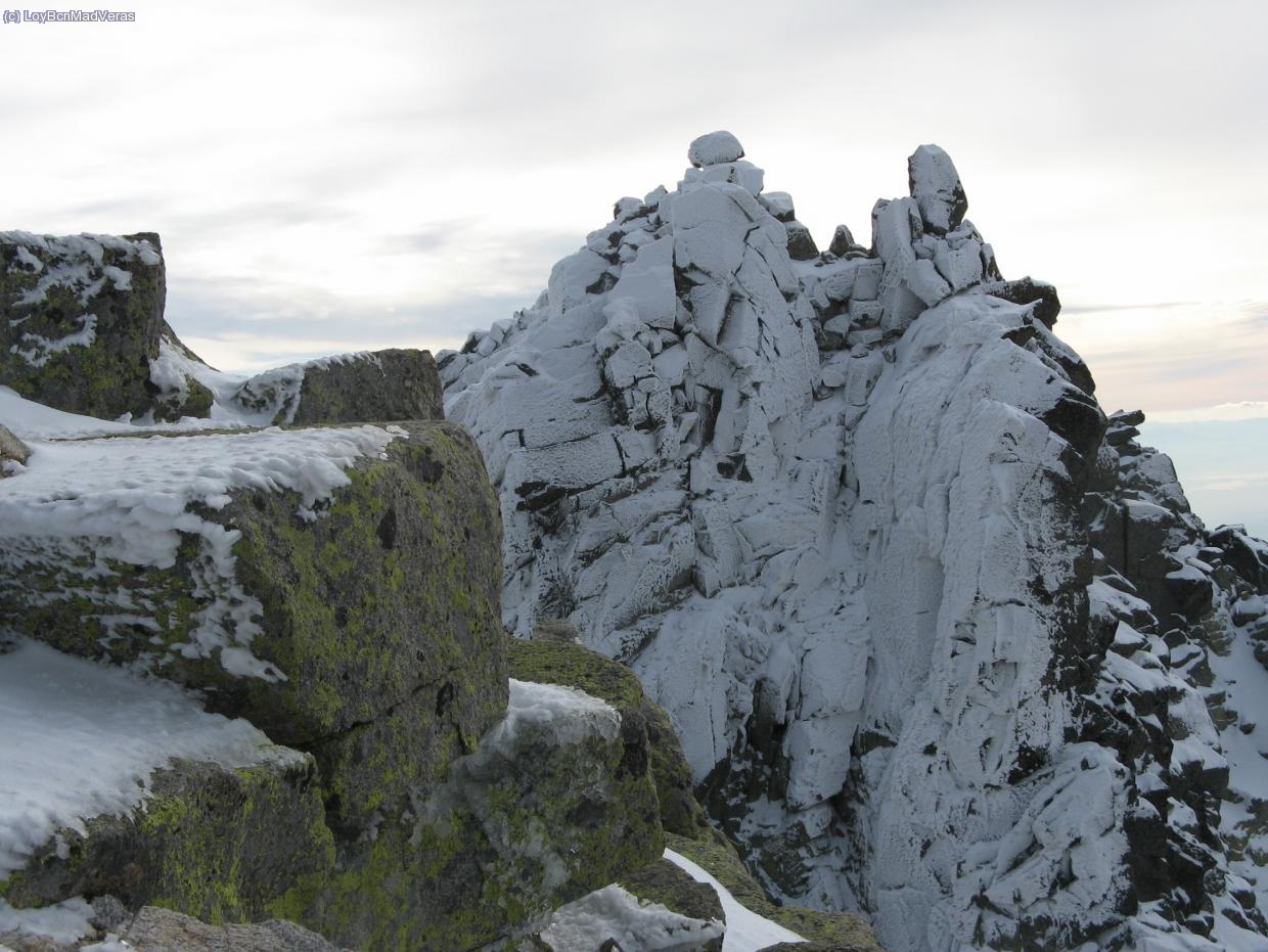 Cuerno del Almanzor. Precioso con toda la pared helada