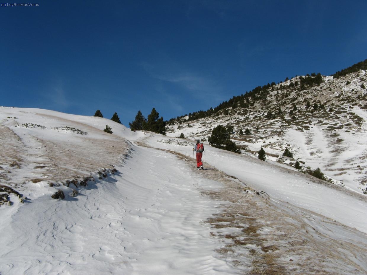 Empezamos a subir por la pista