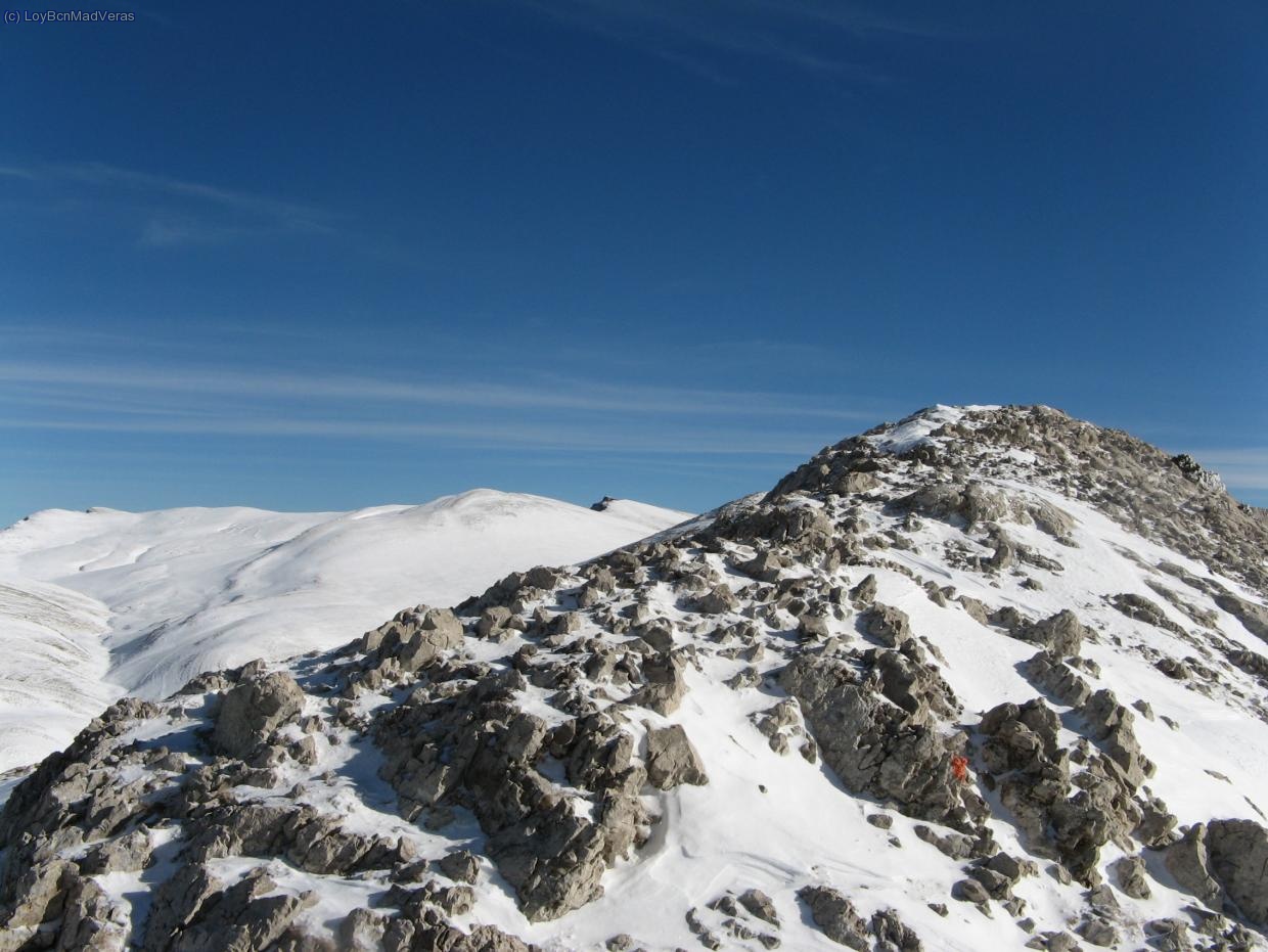 En la Serra Pedregosa, vemos al fondo el Comabona