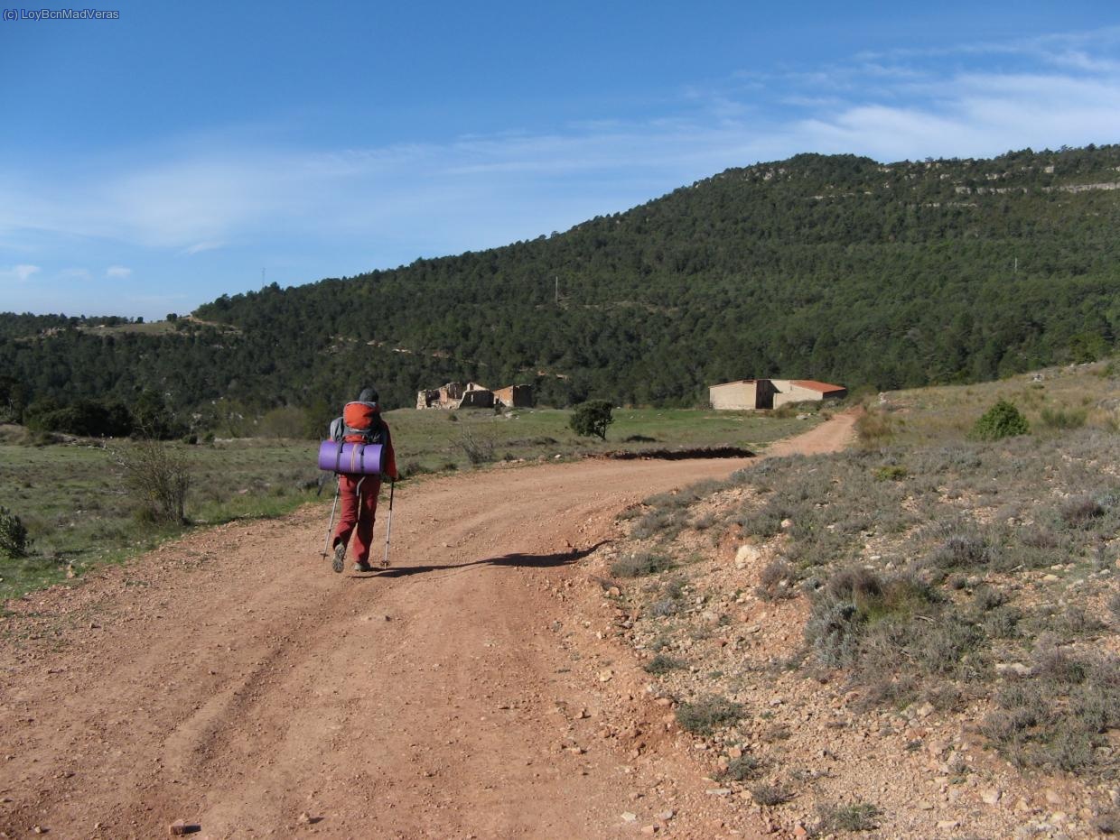 Por el cam&iacute; dels Masos, llegando al mas d