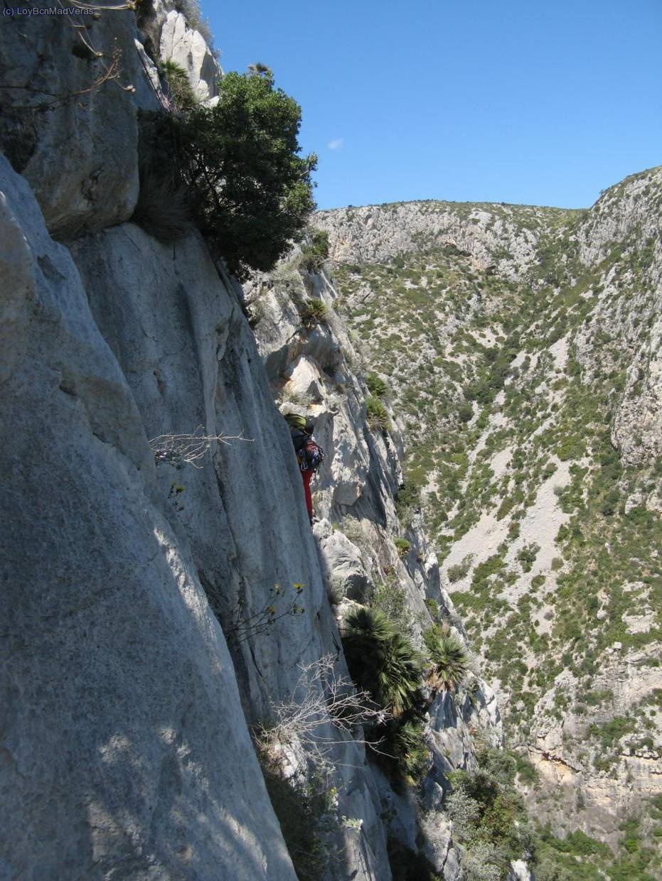 Una cordada en la vía de al lado