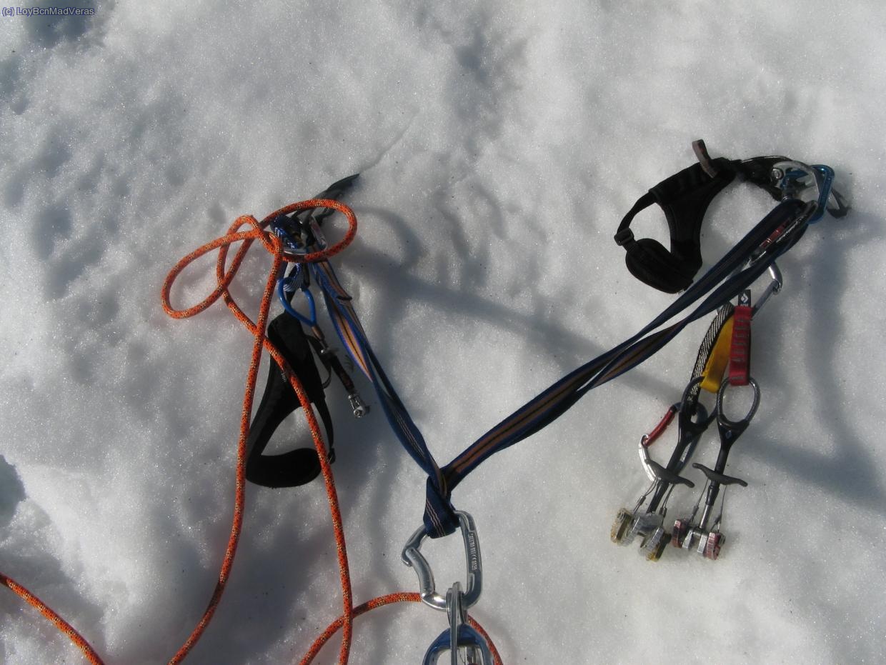 R improvisada con los dos piolets