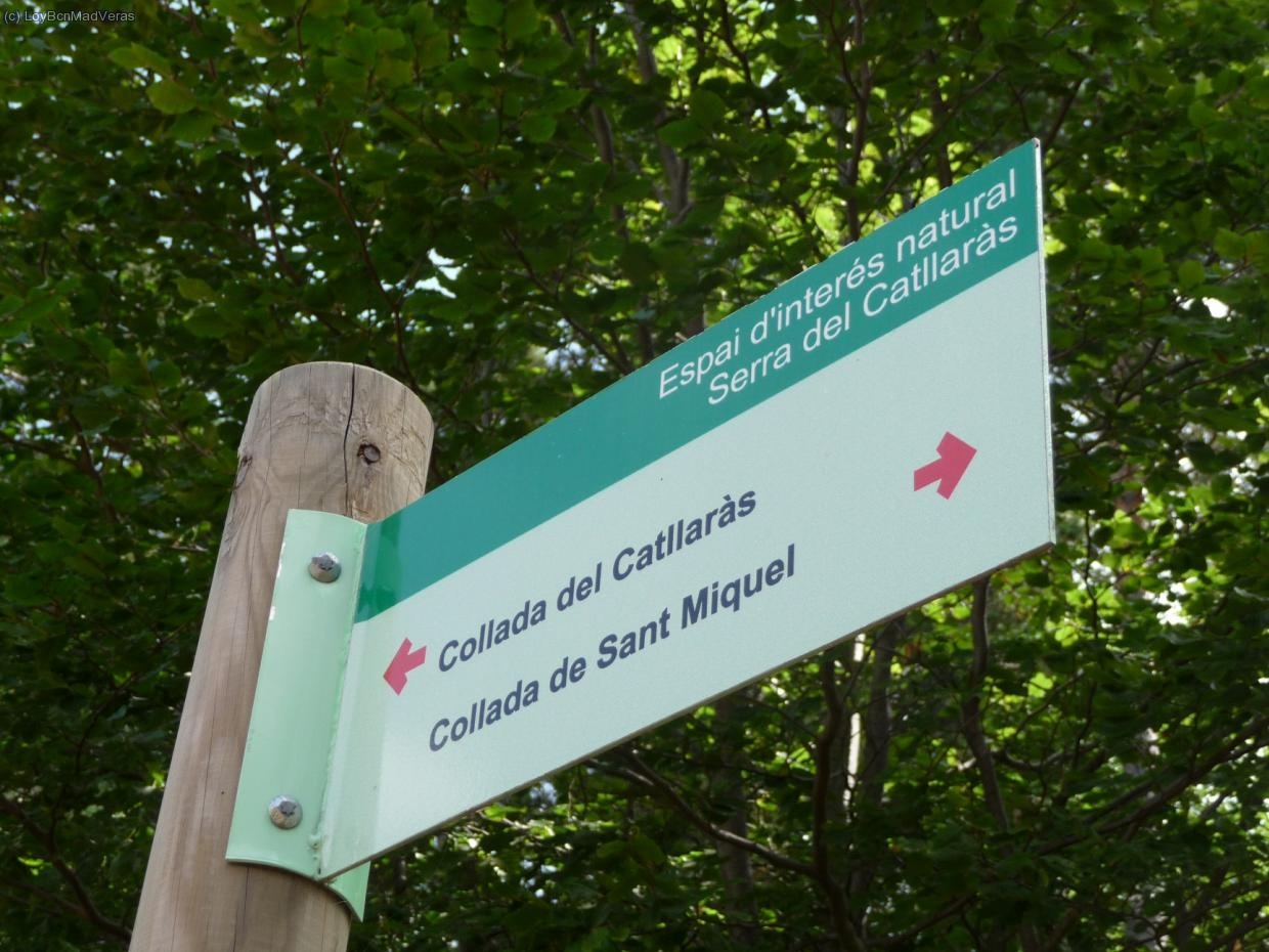 Nosotros cogemos direccion al coll de Catllaras