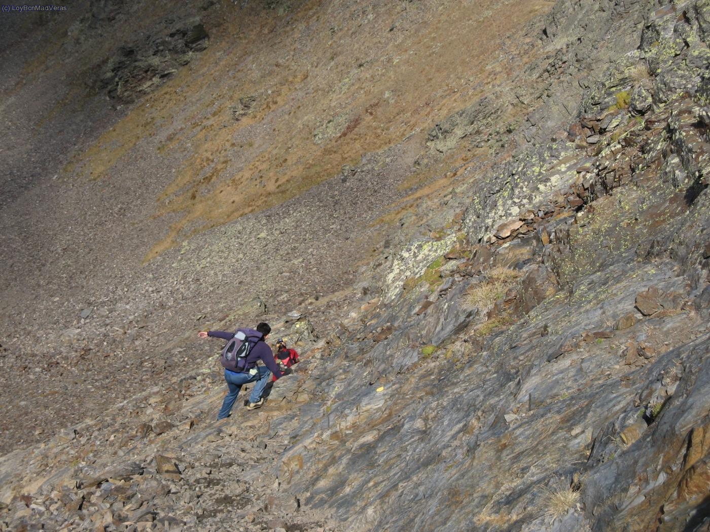Descenso por la canal. Bastante tiesa y desecha