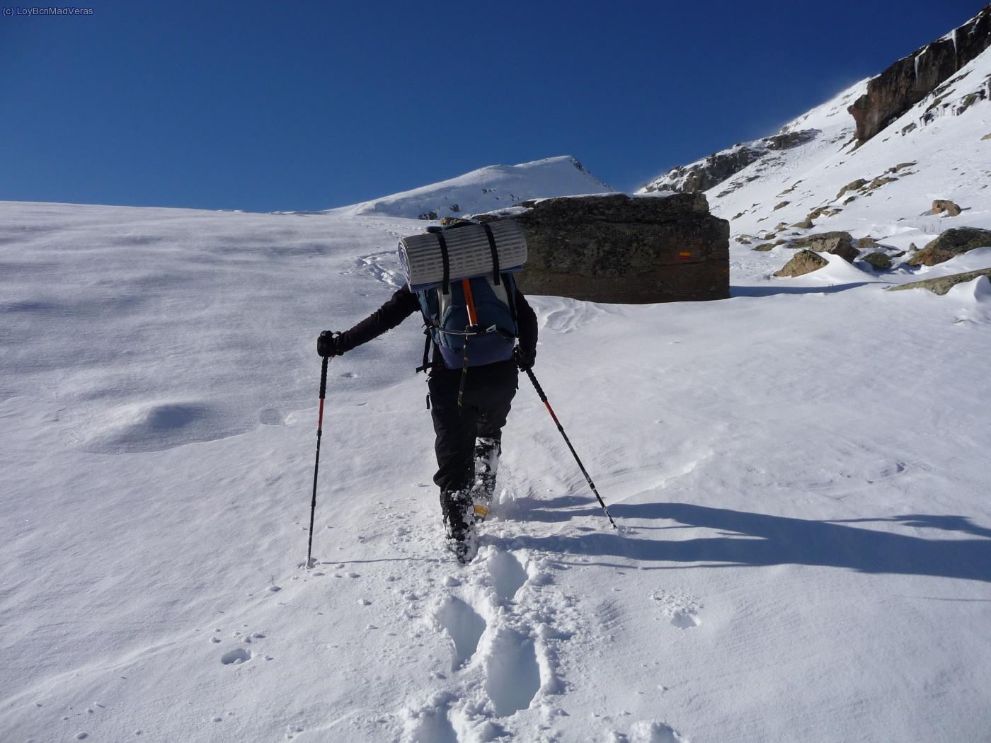Poco a poco vamos encontrando m&aacute;s nieve y es m&aacute;s pesado abrir traza