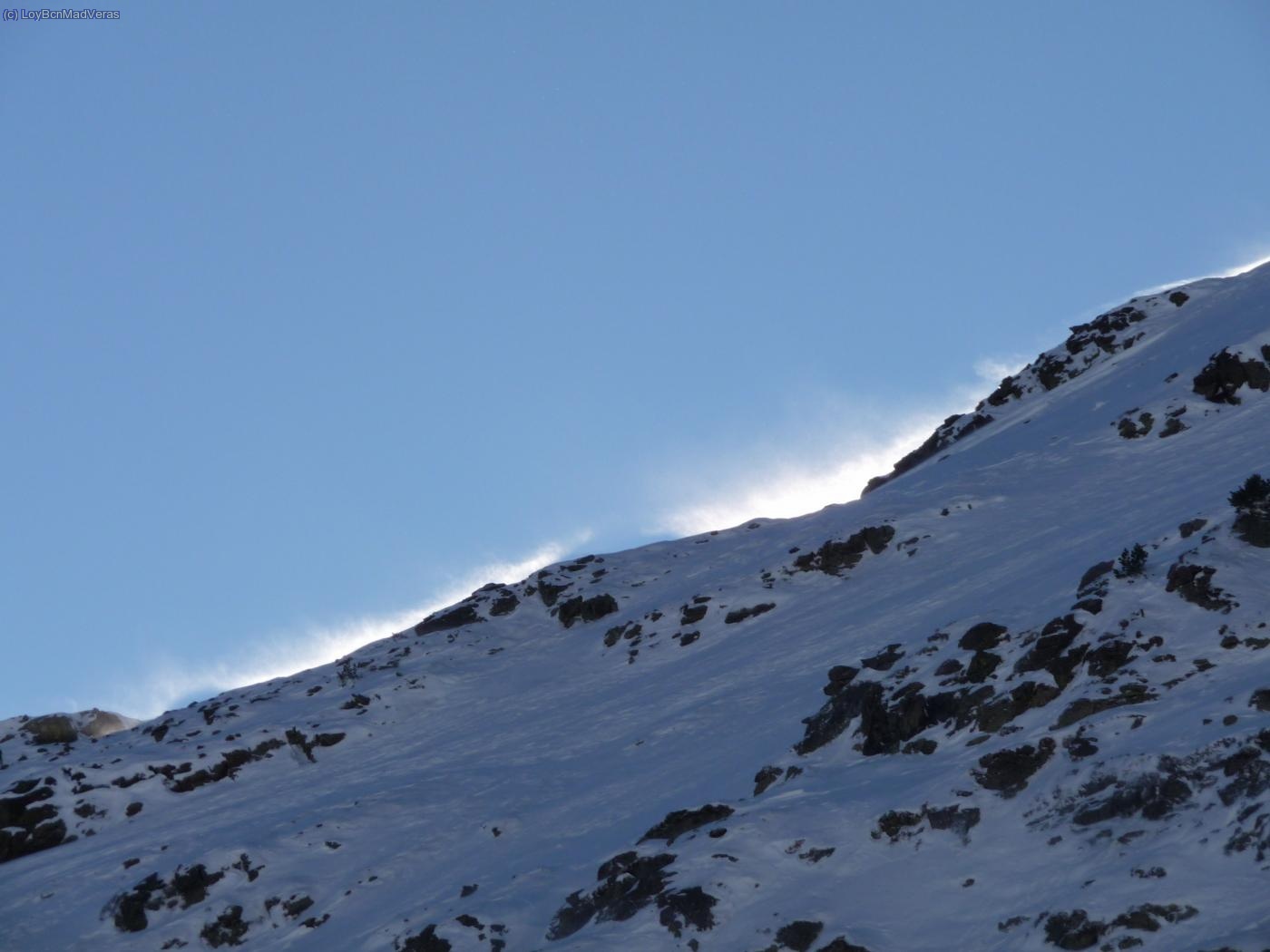 El viento levanta mucha nieve