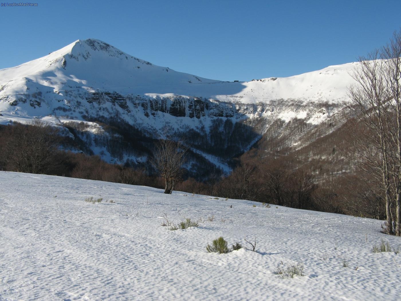 Vista general del Puy Mary y les Roches Taillades