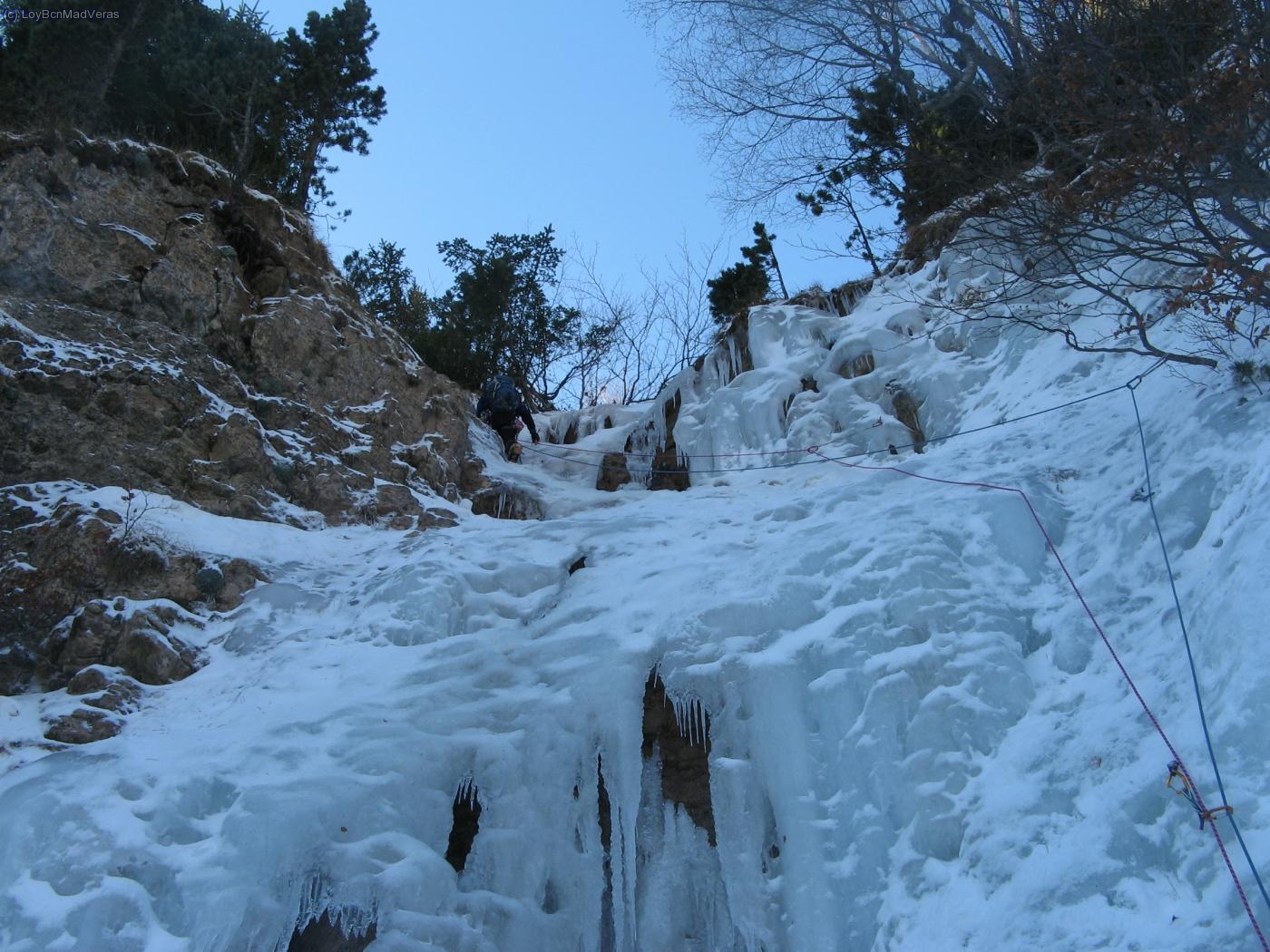 el flanqueo con hielo costra que se romp&iacute;a. Dificil de asegurar