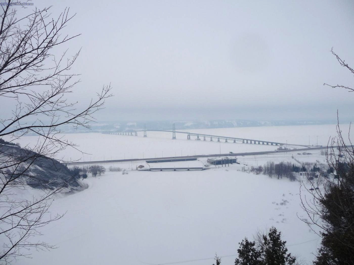 Vista del puente que lleva a la Ille d&acute;Orleans