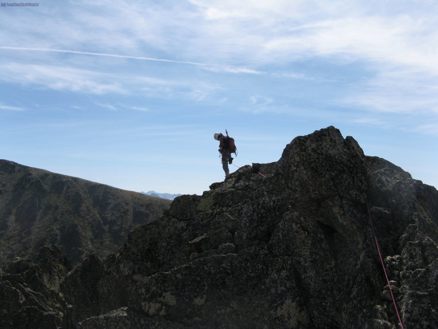 Loybcn en la cima de la segunda aguja.
