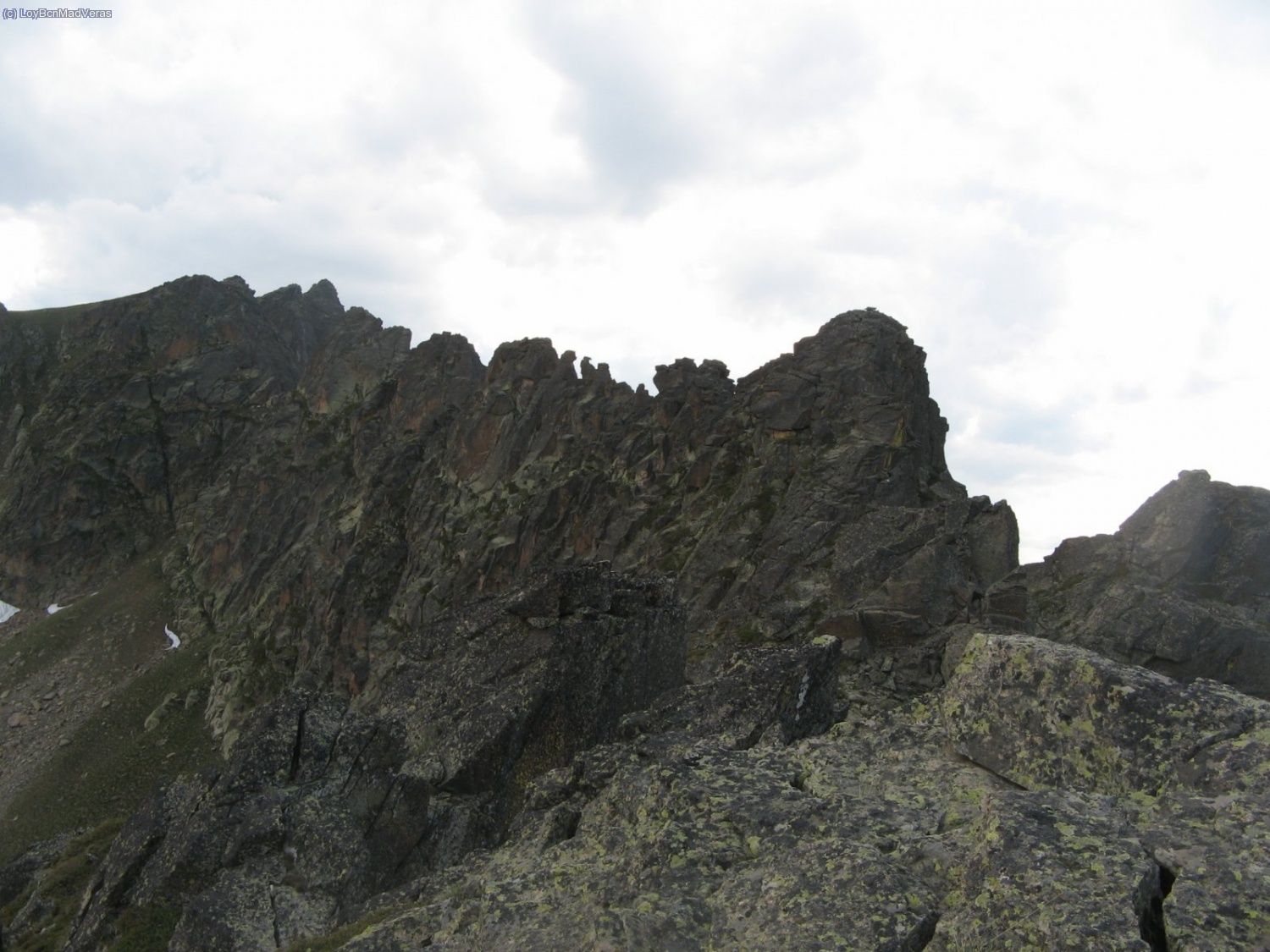 Mirando hacia atras, toda la cresta