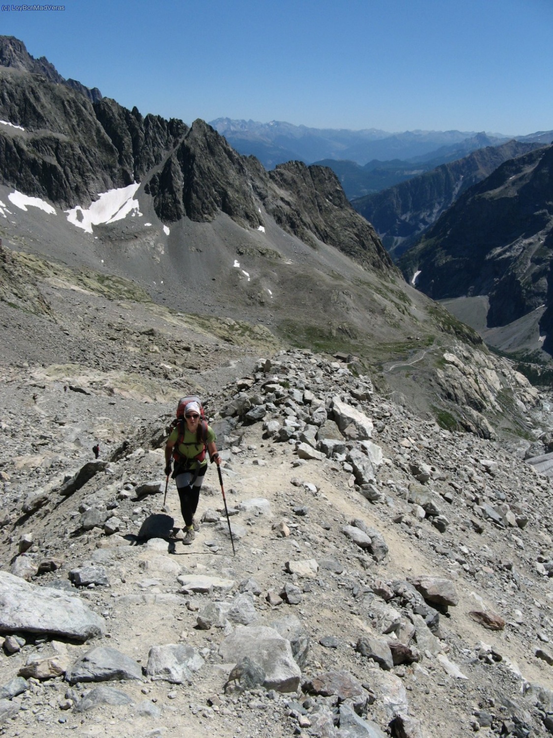 Por la morrena antes de entrar al glaciar