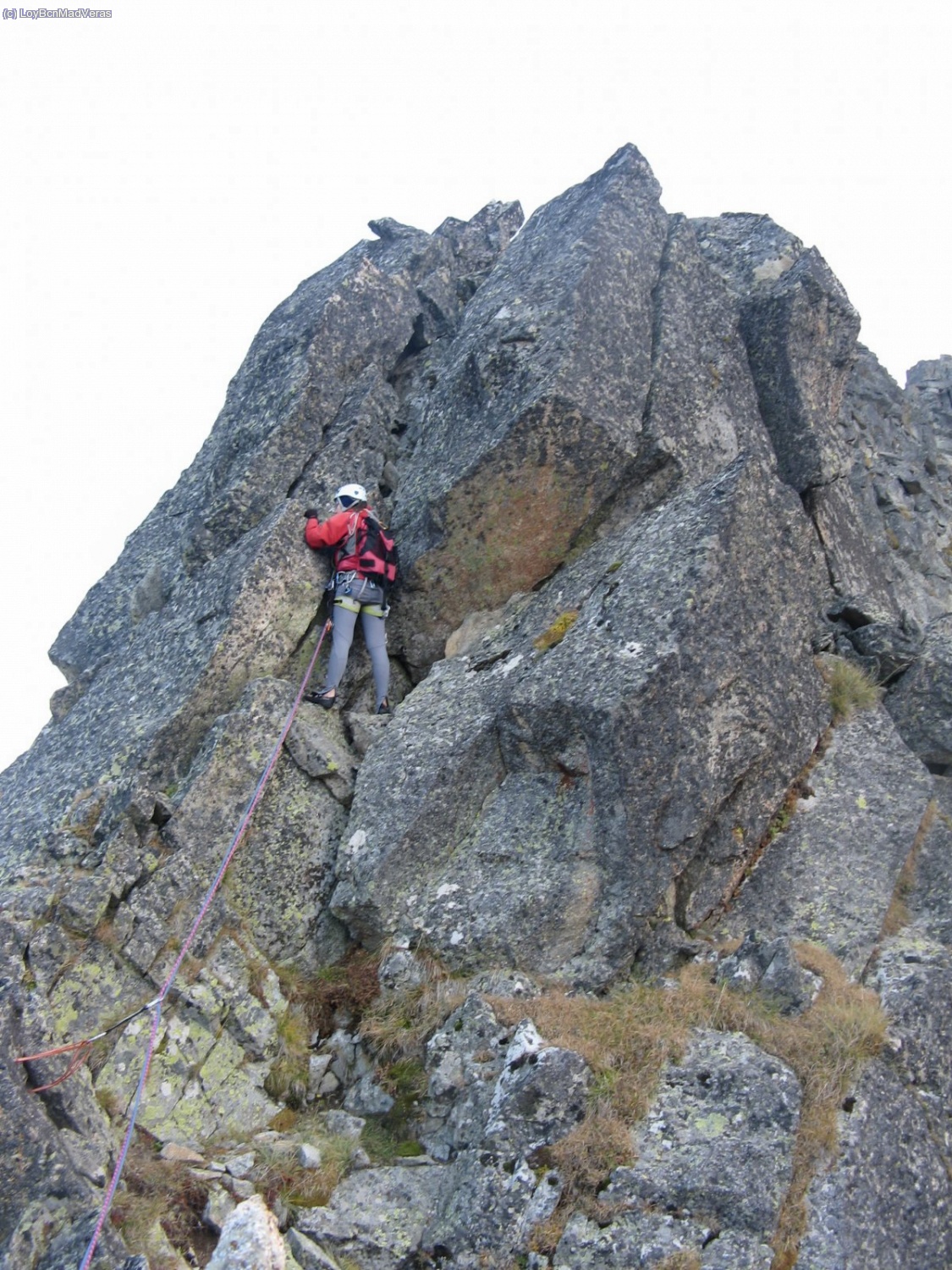 &iquest;mini L9? ... a pocos metros de llegar las cuerdas rozaban tanto que no daban para llegar a cima. Estos pocos metros de mini L9 extra los hace Loybcn