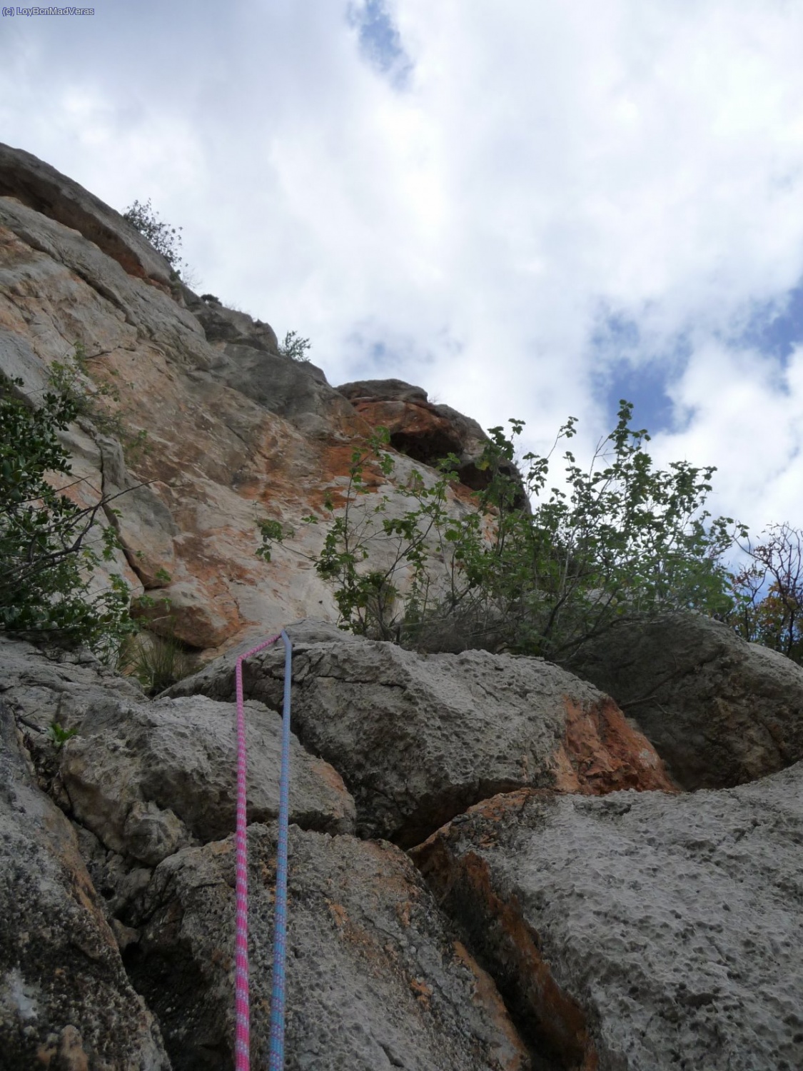 Llegando a la R3 con dos parabolts nuevos con anillas
