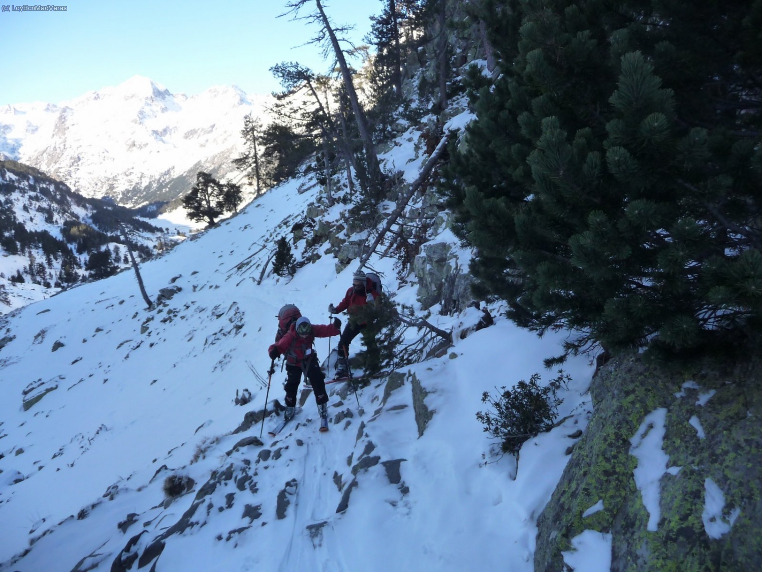 Alg&uacute;n flanqueo un poco escaso de nieve