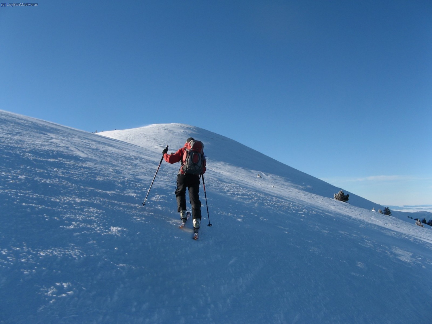 Loybcn ya ne la loma cimera, con nieve helada