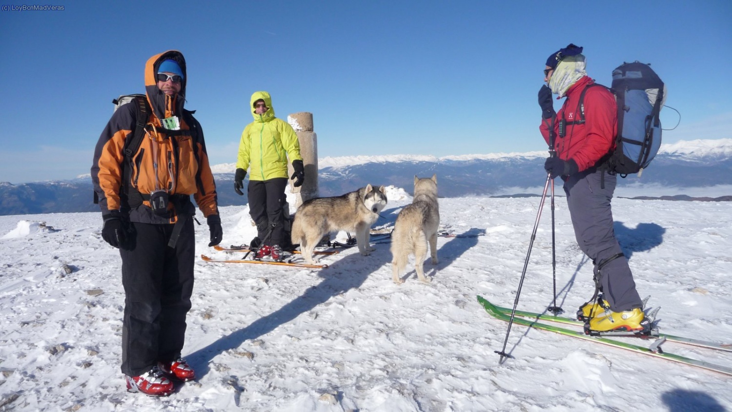 Madveras, AfricaTwin, Scrupy, Lakie y Maby en la cima