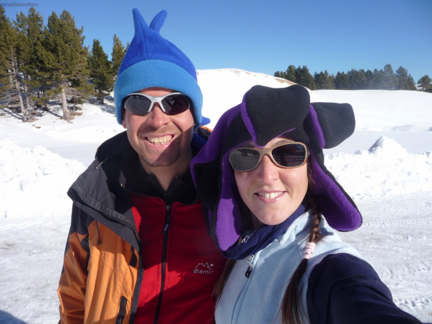 Con nuestros gorritos del cagati&oacute; jujujuju