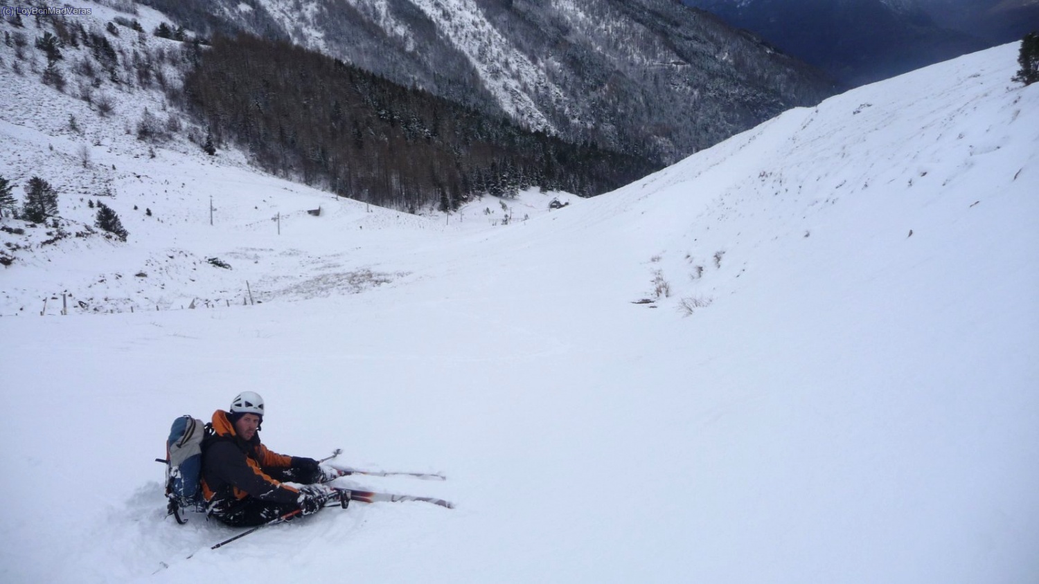 ... y ahora le toca a Madveras... hay tan poquita nieve que a la minima de enganchas con alguna piedra