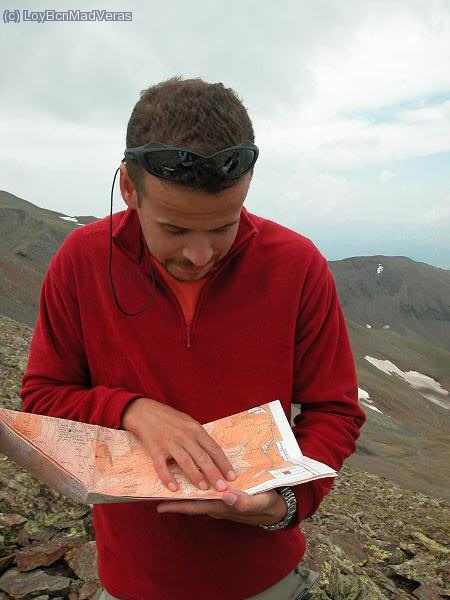 Madveras mirnado el mapa pa intentar saber que era lo que se veiea desde cima.... no lo averiguÃ³ :ppppp