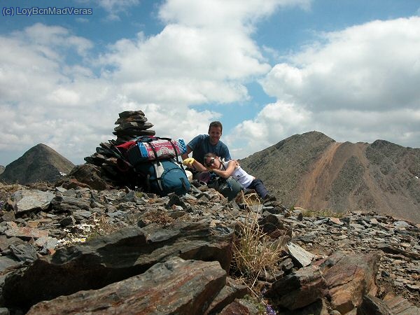 Cima de la Agulla de Baiau... reventaos despues del "estres" de la trepada