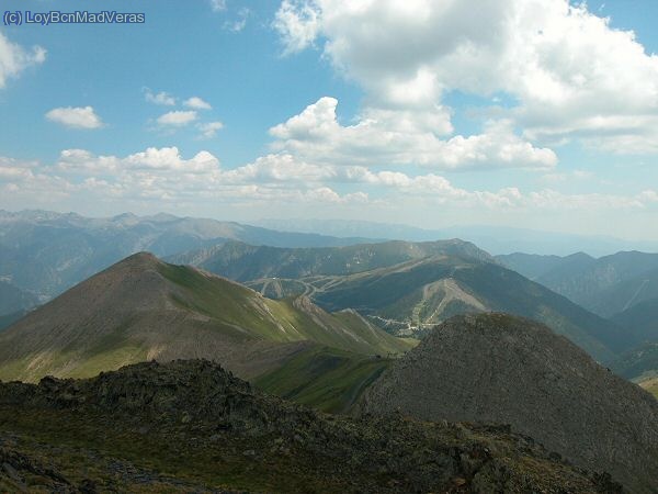 Vista al Pic del Port Negre y Alt de la Capa desde el Pic del Port Vell