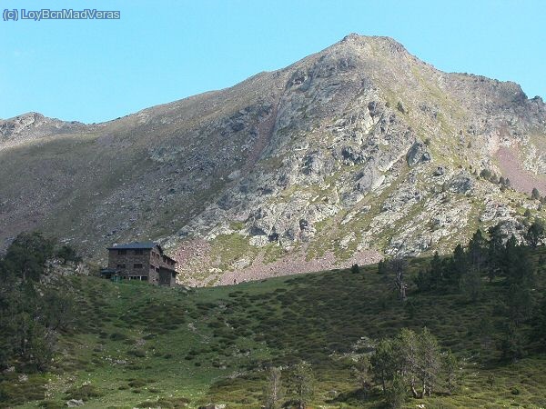 Refugio de Comapedrosa desde la cabaÃ±a