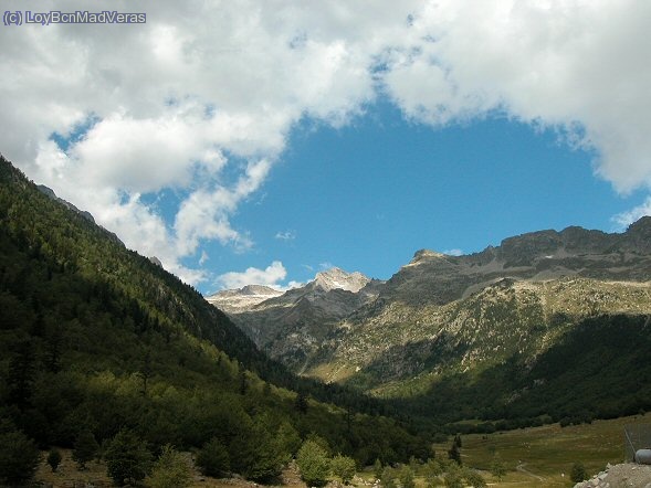 Empezamos en el tunel de Vielha. Ya vemos el Tuc y si afinas, hasta el refugio