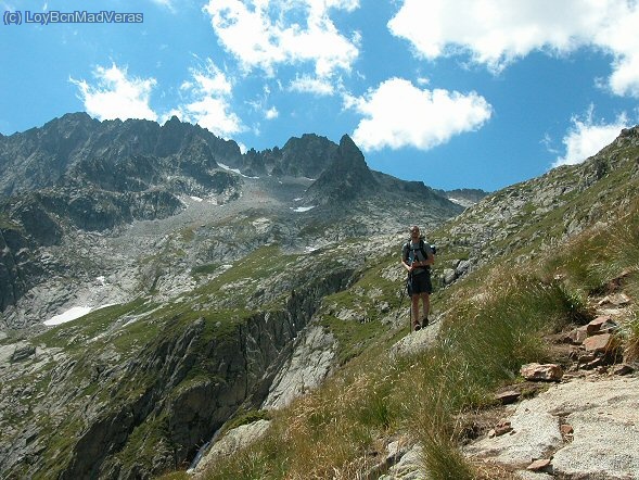 De camino a la tercera cascada